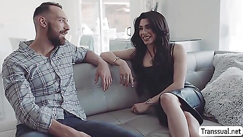 Gorgeous Ts Gets Bareback Fucked By Her New