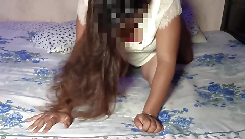 Li Ya In Devar Ne Bhabi Ke Sath Kar Diya Kand Pear Daba Ke Chod
