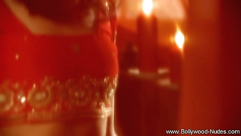 Lady In Red Plays The Best Ritual