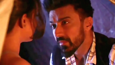 Puja Bose hot sex kissing scene