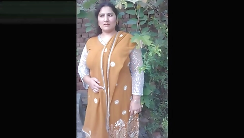bhabi react on her video