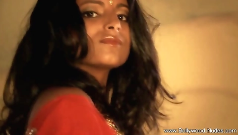 Beauty From India Dances Erotic